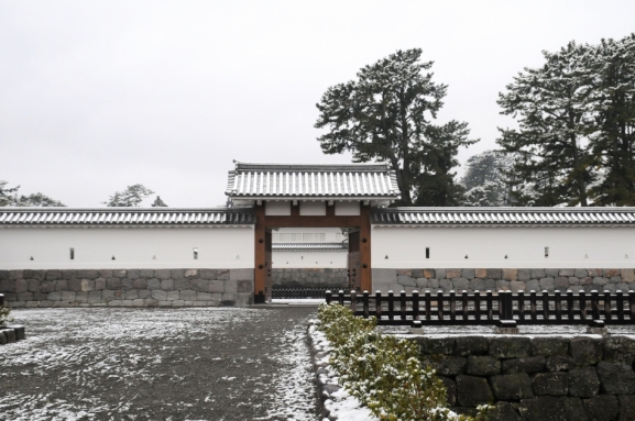 馬出門雪景色