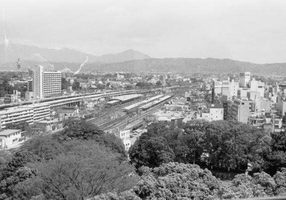 天守閣から見た小田原駅