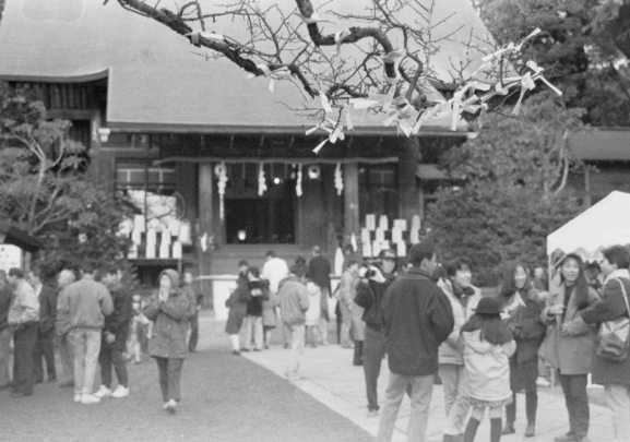 二宮神社の初詣風景