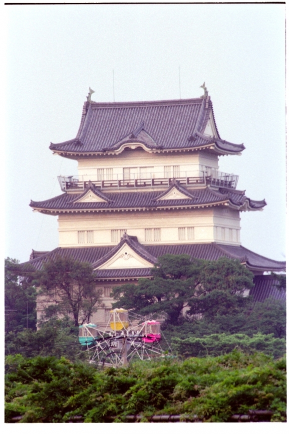 小田原城と観覧車