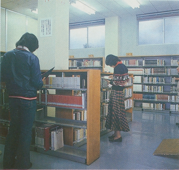 市立図書館