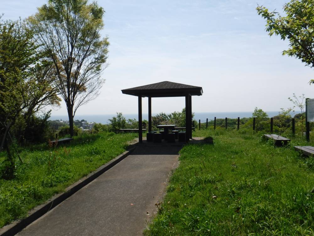 羽根尾史跡公園（四阿）
