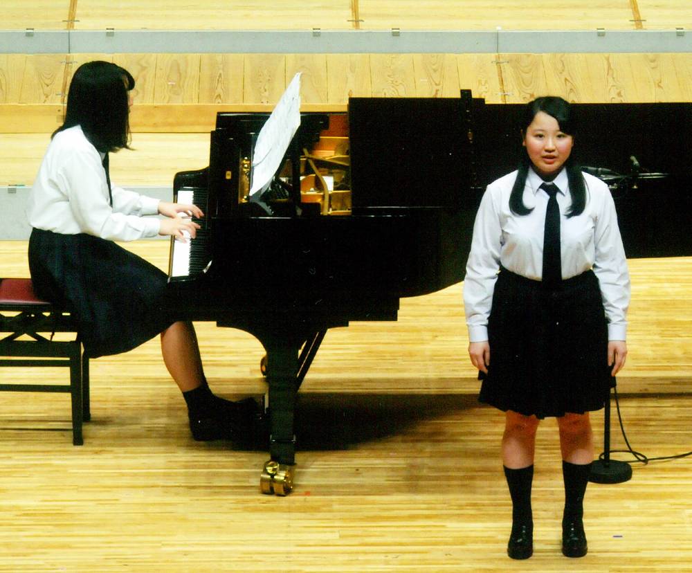 演奏している様子