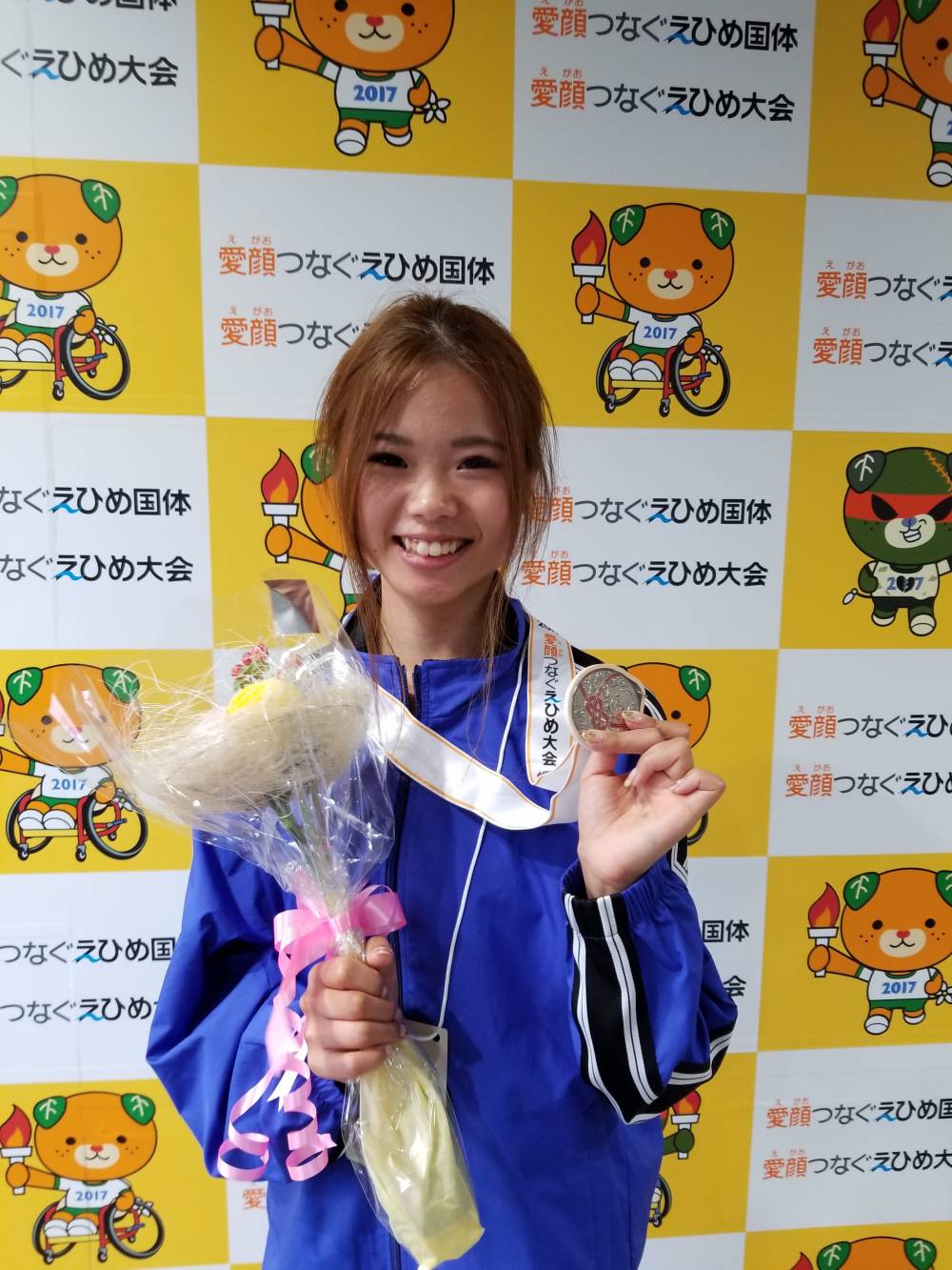 100mで銀