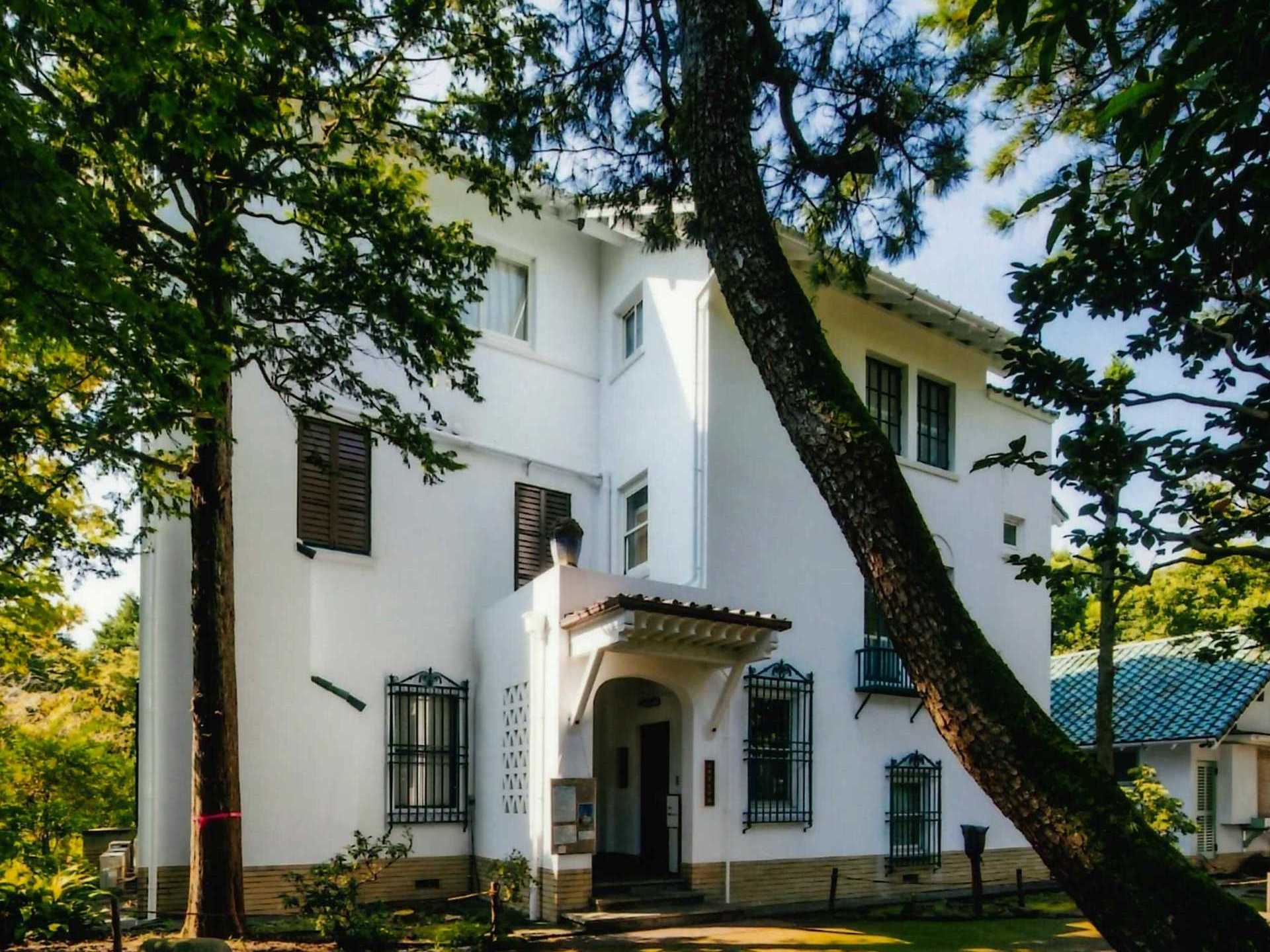 文学館本館北側の様子
