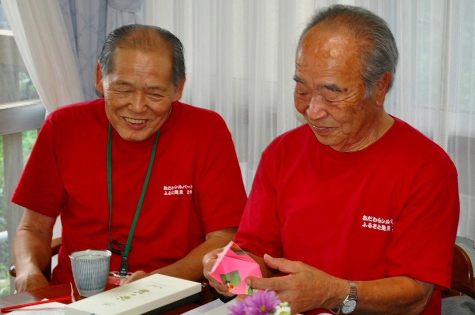 私たちは”80+α”と微笑むお二人