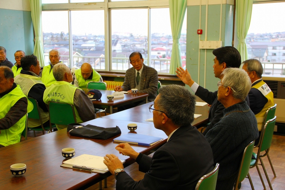 学校や地域の方も加わっての懇談