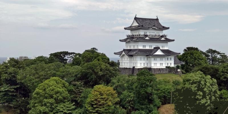 八幡山古郭東曲輪から－北条から江戸をみる－