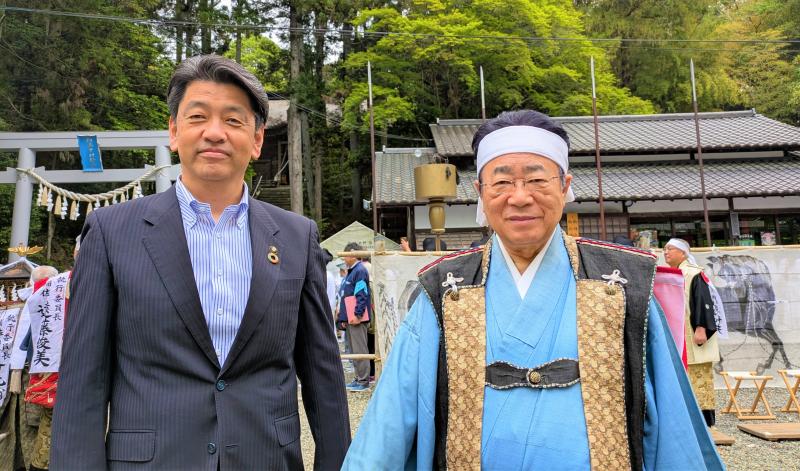 野馬追出陣式にて、立谷市長と