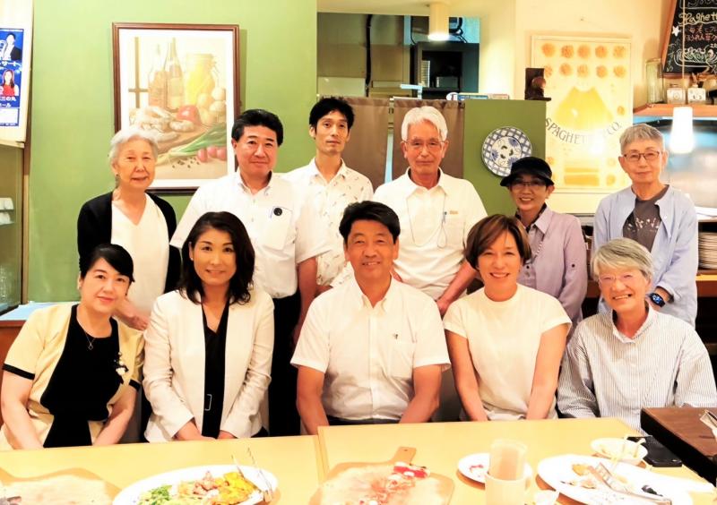私の隣が中村さん