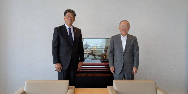 キリンホールディングス（株）の磯崎会長と
