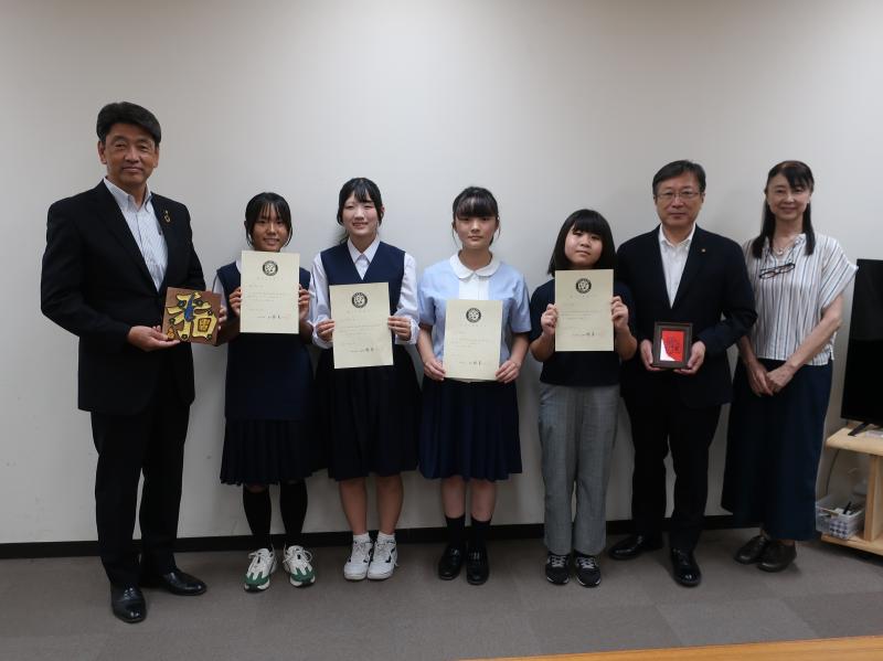 安陽市との交流に参加した小中学生の皆さんらと