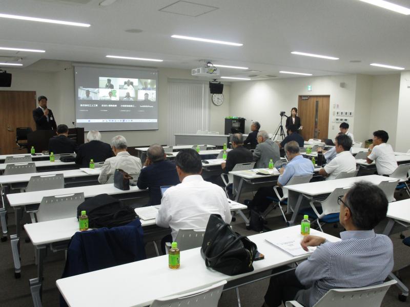 小田原箱根商工会議所にて、第1期実行計画案を説明