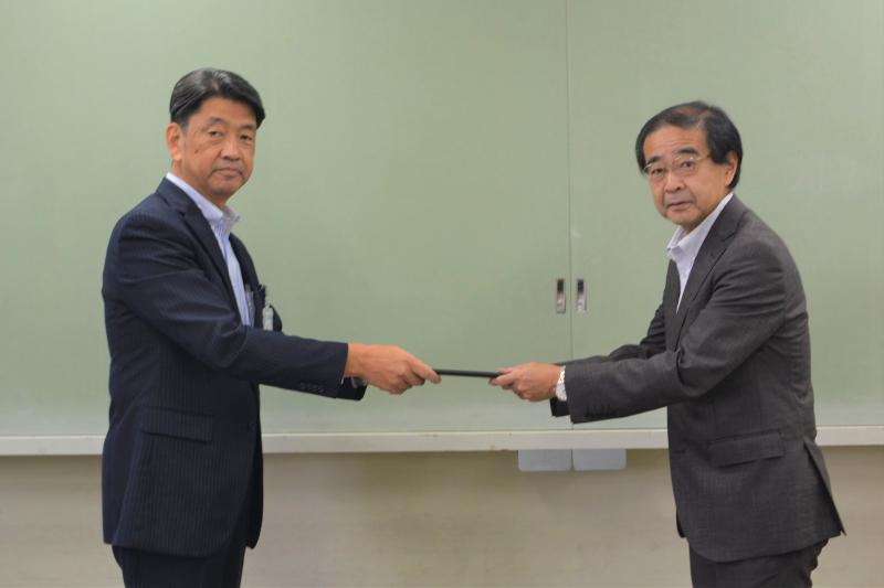 総合計画審議会　出石会長に諮問