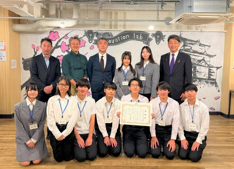 城北工業高校のデザイン科の生徒さんらと
