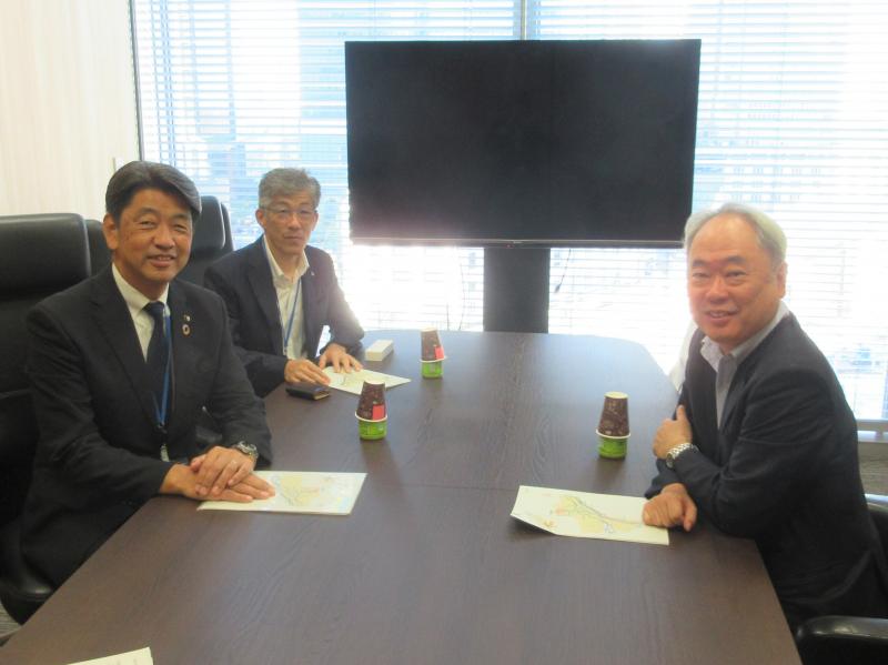 JPiXの冨山和彦会長と。私のコンサル時代の先輩。