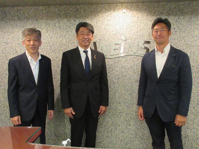 ウエインズトヨタ神奈川の高柳部長と
