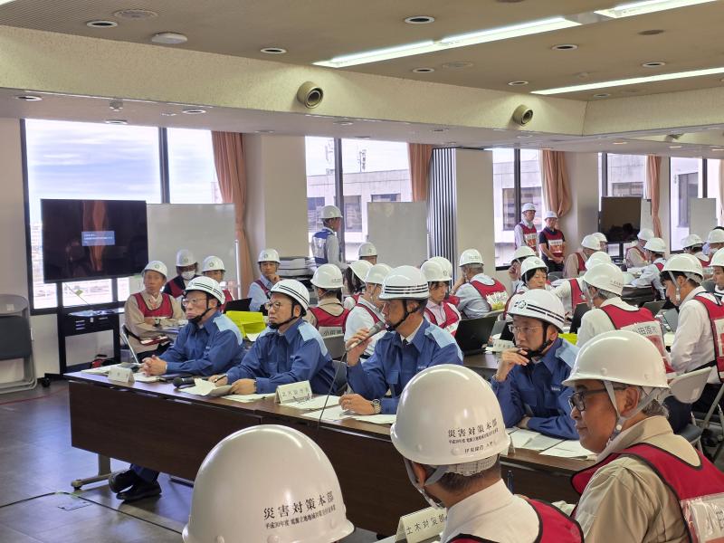 災害対策本部運営訓練 本部会議の様子