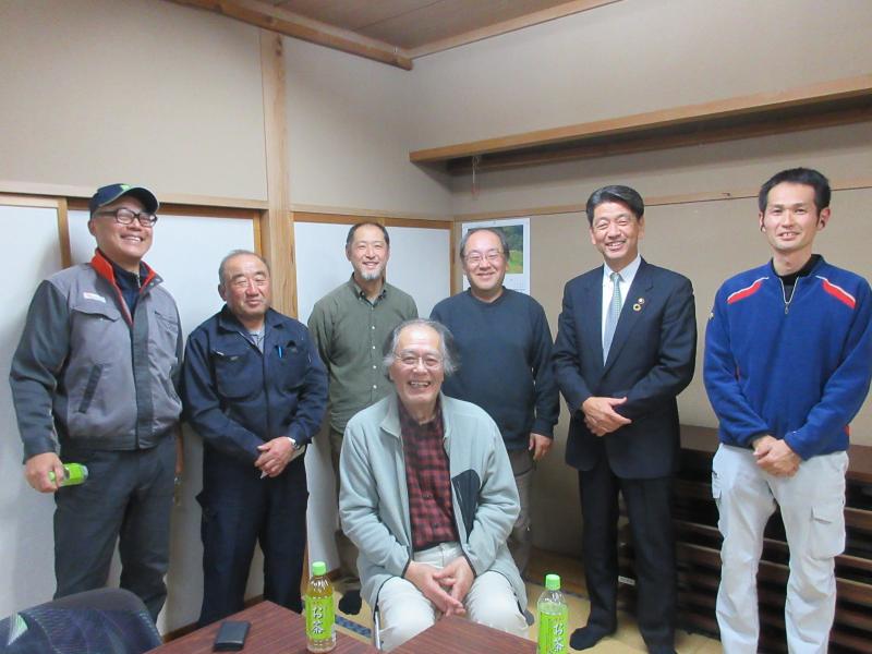置賜自給圏推進機構の菅野代表理事ほか皆さんと