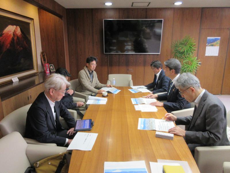 「梅」の未来に向け、協議会の皆さんと意見交換