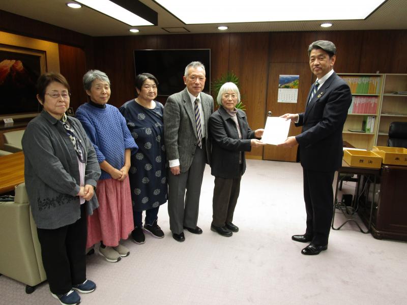 小田原地区精神保健福祉会「梅の会」の皆さんと