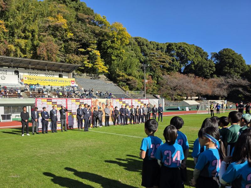 少年サッカー大会の開会式にて