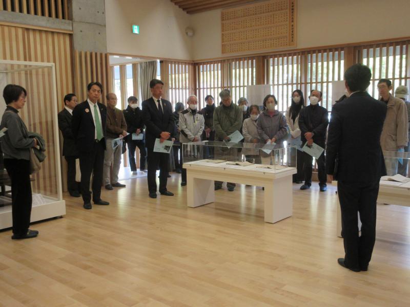 真新しい石田梅岩記念館にて、収蔵資料等を見学