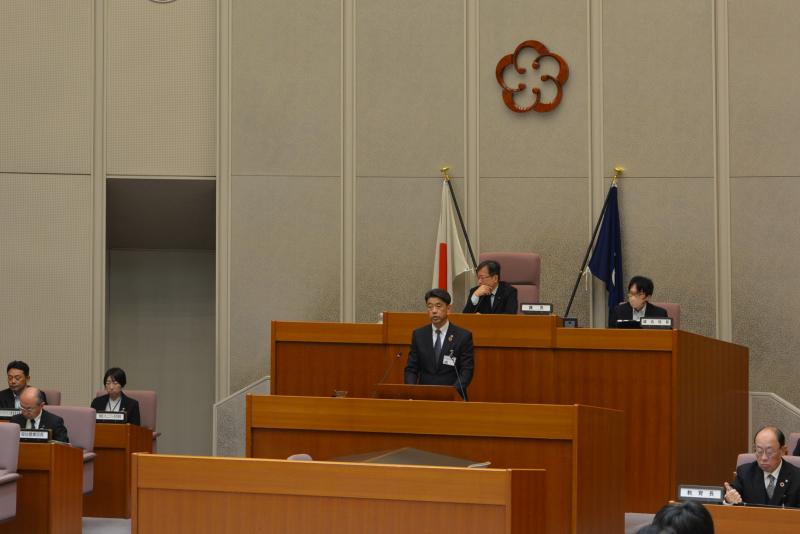 市議会12月定例会にて、議案等の説明