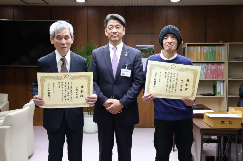 心身障がい者表彰を受けられた中村さん・木下さんと