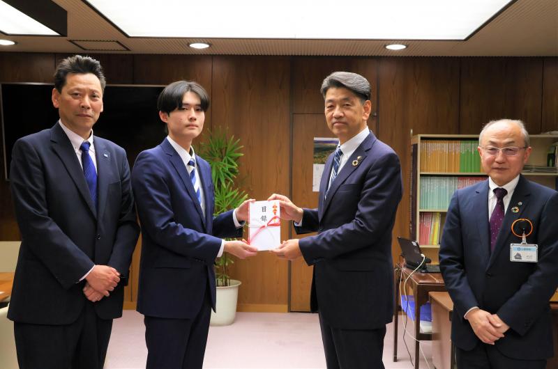 全印刷局労働組合小田原支部の皆さんからご寄付