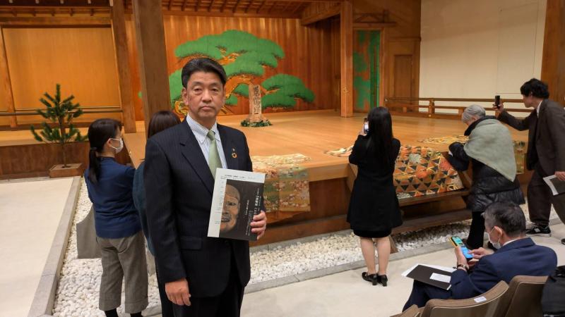 杉本修羅能「ハルの便り」開演前の能舞台にて