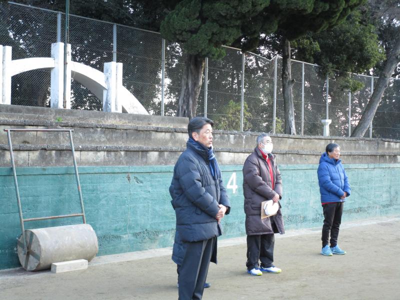 元日の朝、城山庭球場にてテニス協会などの初打ち会