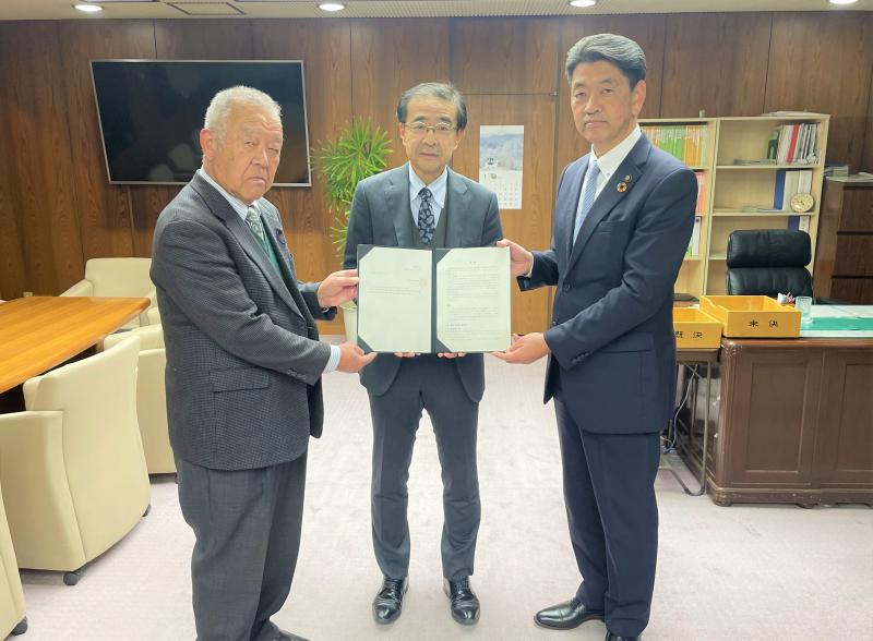 総合計画審議会 出石会長より答申を受領