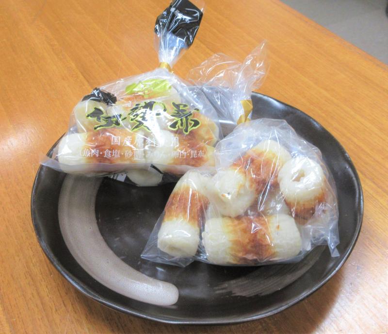 見た目はあまり変わらない、アンコウちくわ