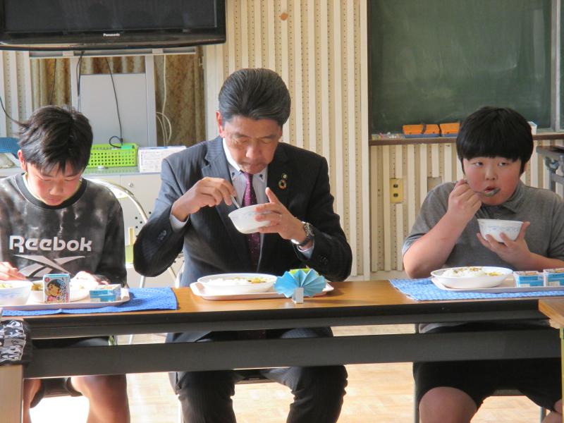 久野小学校6年生の皆さんと「ジビエ給食」を頂く