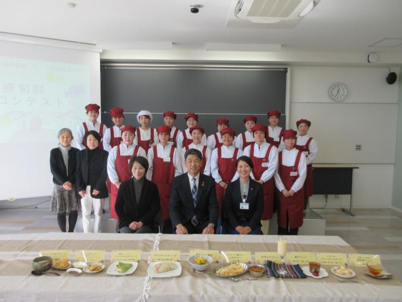 コンテストに応募してくれた学生さんたちと