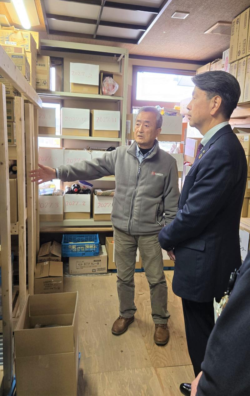 報徳食品センターにて、集められた食品の様子を拝見