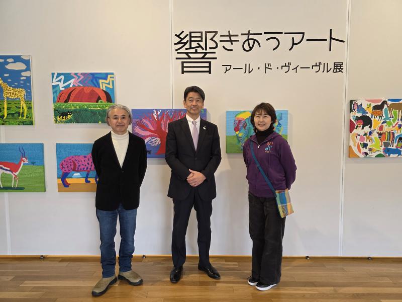 アール・ド・ヴィーヴル展「響きあうアート」にて