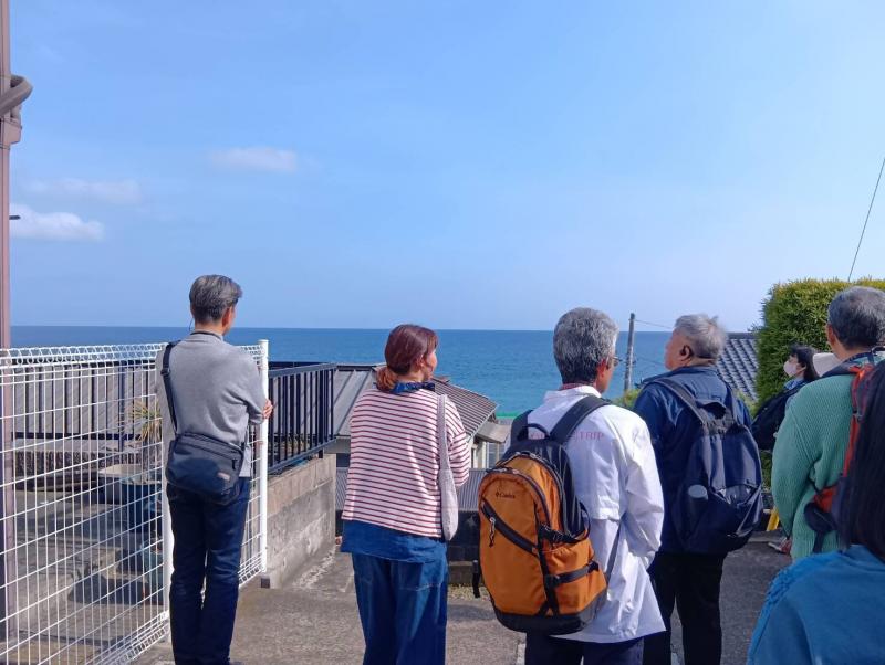 市民まち歩きツアーで国府津のまちを散策