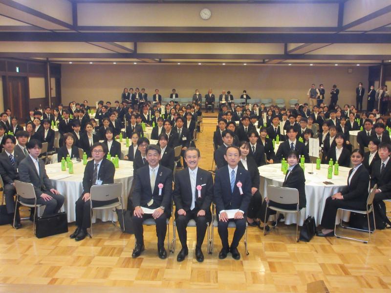 小田原箱根商工会議所主催の合同入社式にて