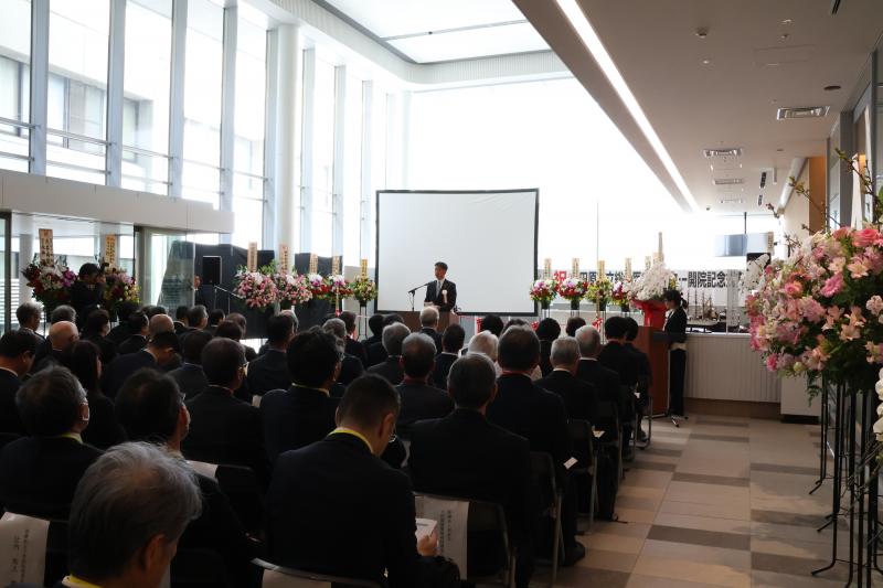 小田原市立総合医療センターの開院記念式典にて