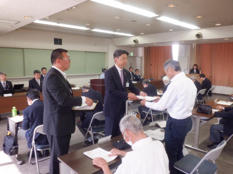 小田原警察署管内防犯指導員の委嘱状を交付