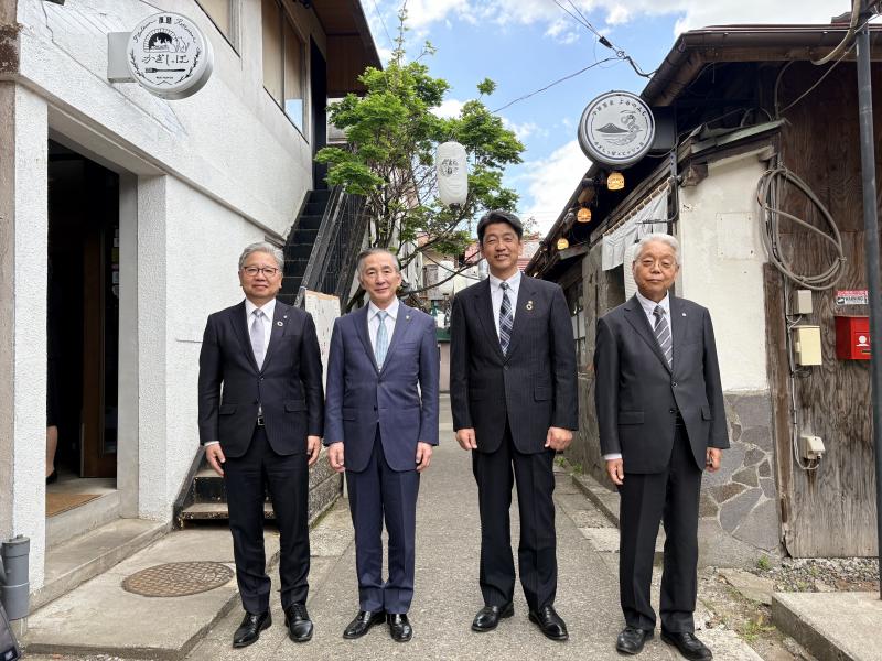 昼食会には堀内市長にもご参加頂き、様々なお話を伺いました