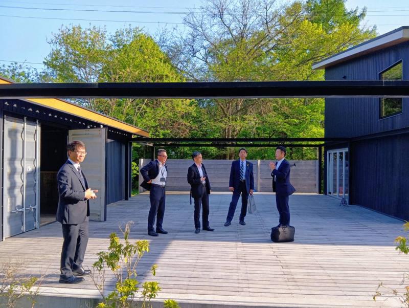 カクイチが得意とするガレージ風の建築物