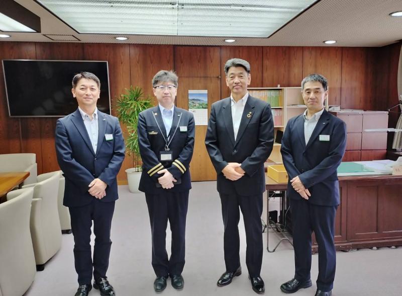 JR東日本湘南伊豆事業本部より、南本部長ほか皆さんと