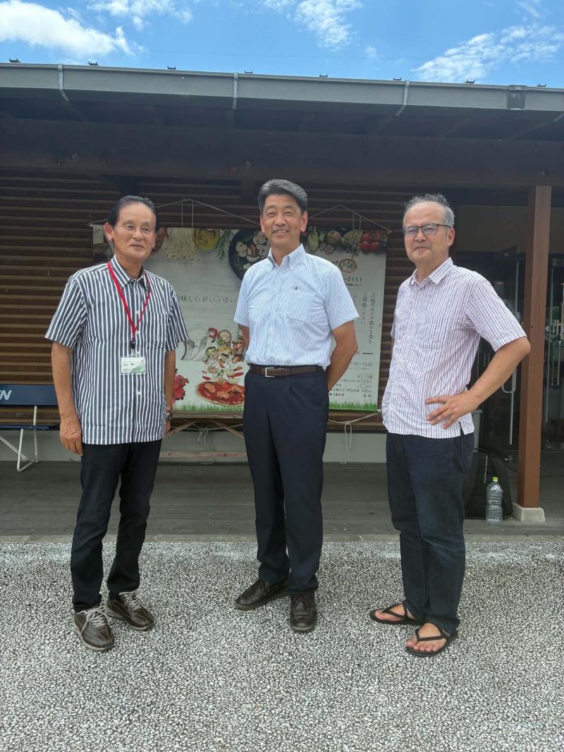 元町長で事業を育ててきた石川さん、元西日本新聞記者・佐藤さん