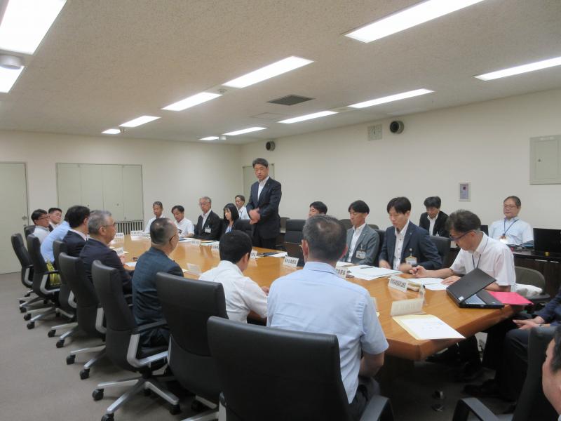 宅地建物取引業協会小田原支部の皆さんから要望書を受領
