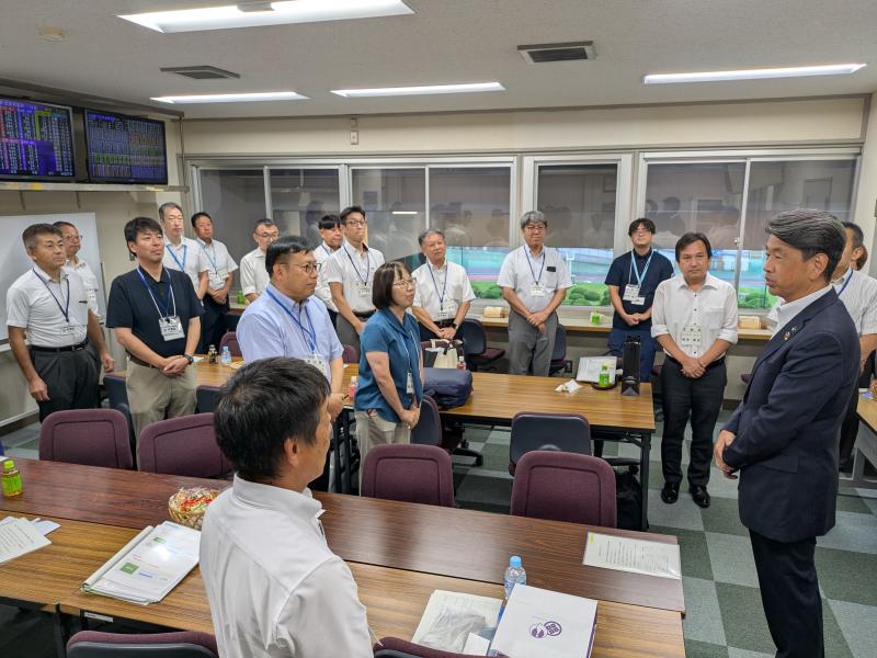 記念競輪に来られた全国各地の競輪場運営者の皆さんにご挨拶