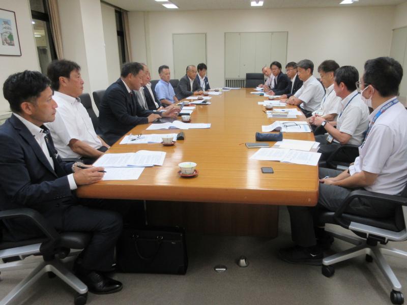 JAかながわ西湘の皆さんから施策要望書を受理