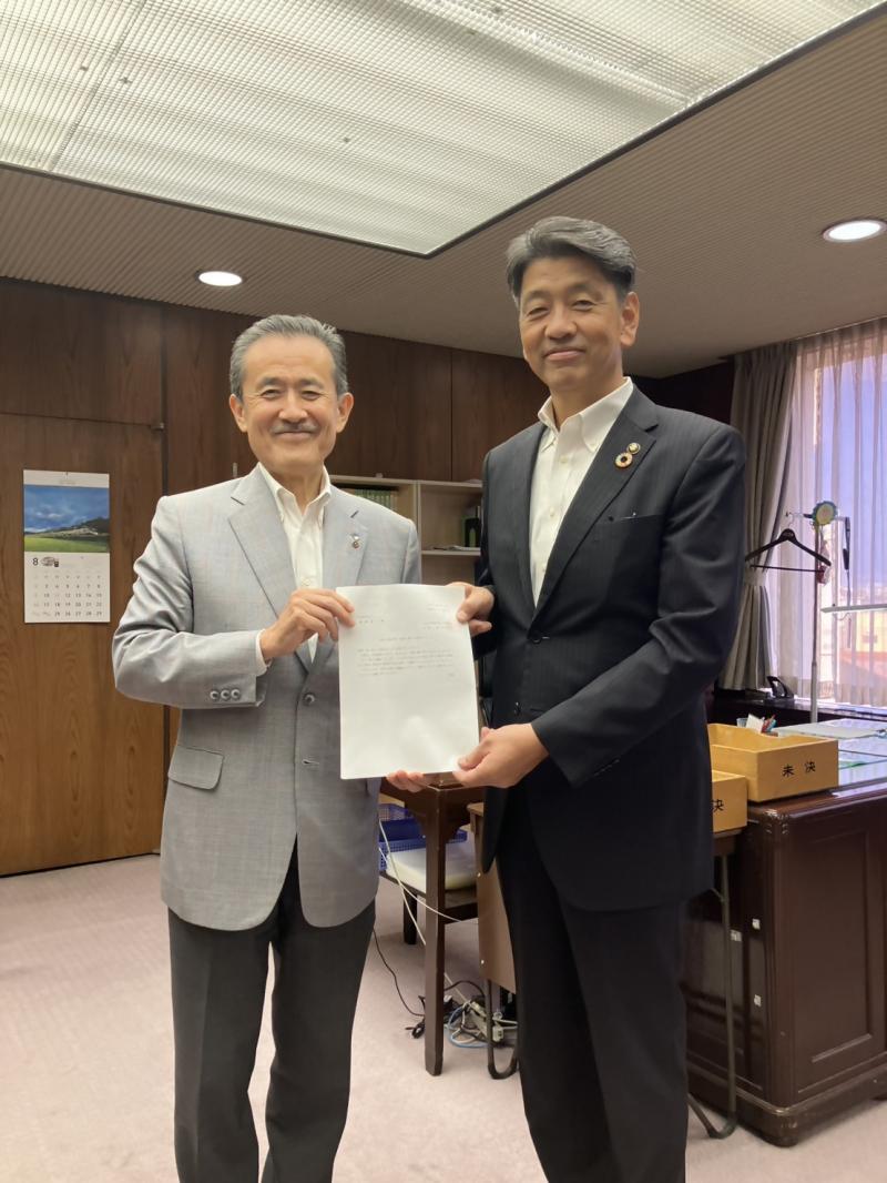 小田原箱根商工会議所の鈴木会頭より要望書受領